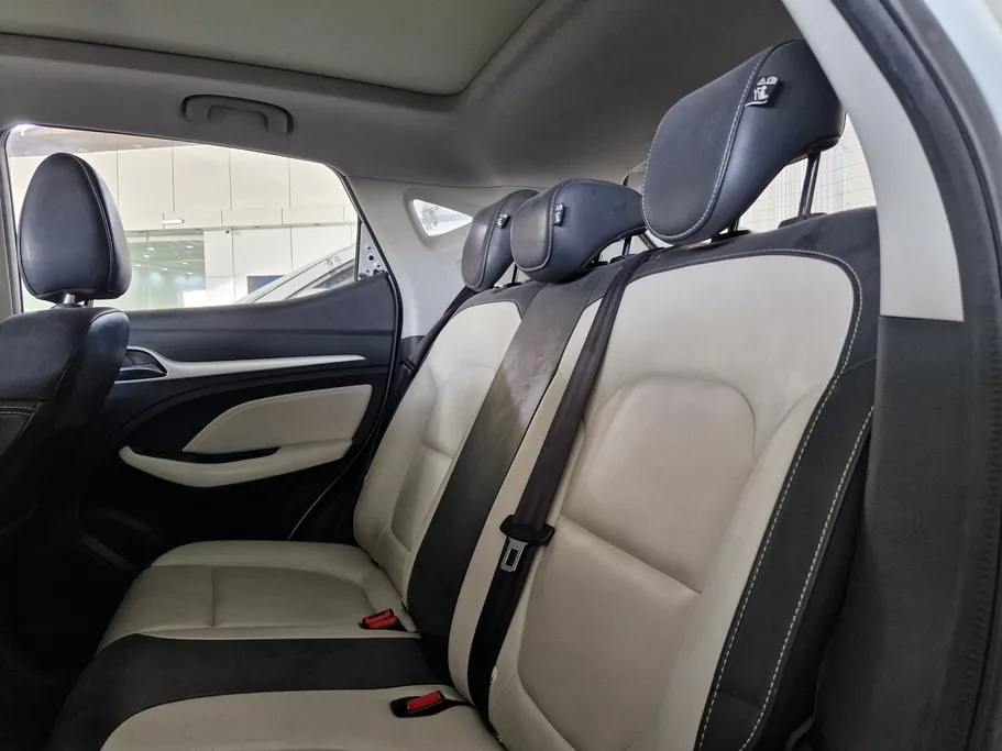 2022 MG ZS LUX 