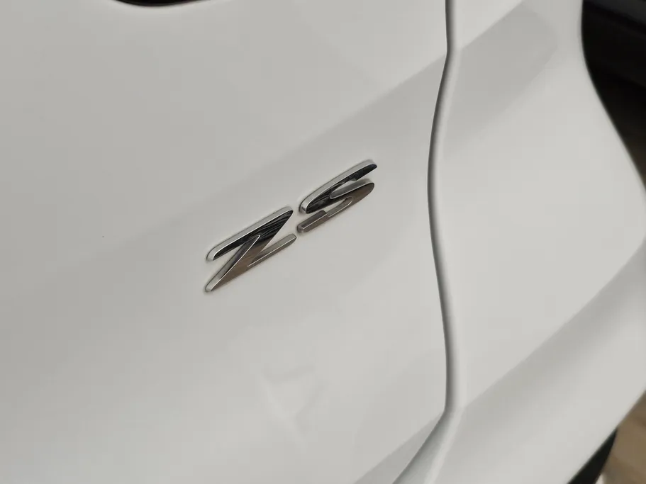2022 MG ZS LUX 
