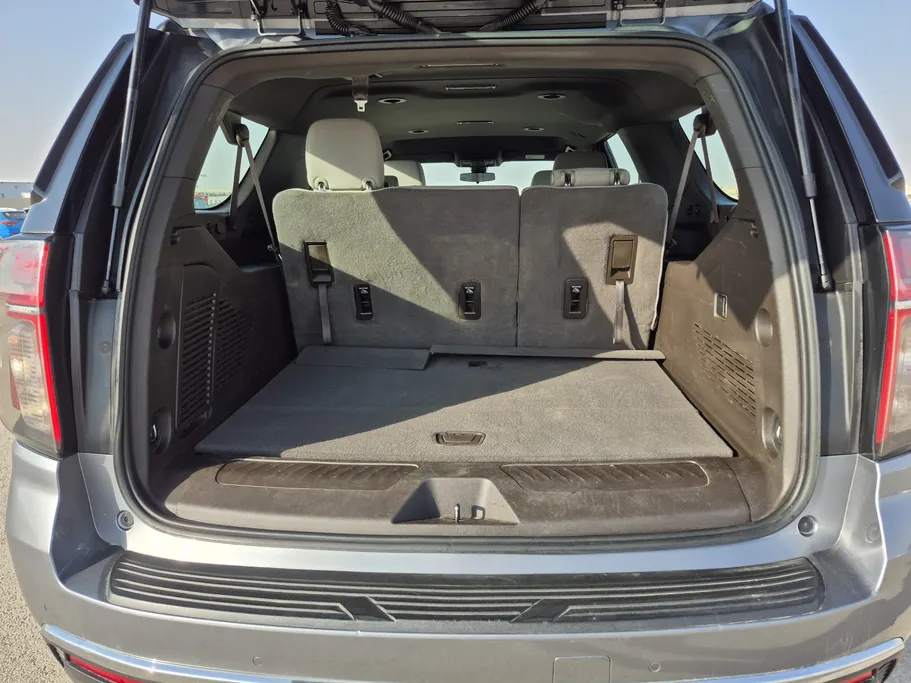 2022 Chevrolet Suburban LS 