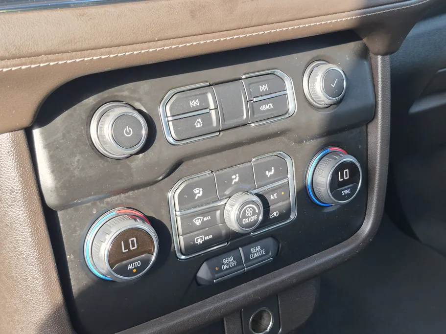 2022 Chevrolet Suburban LS 