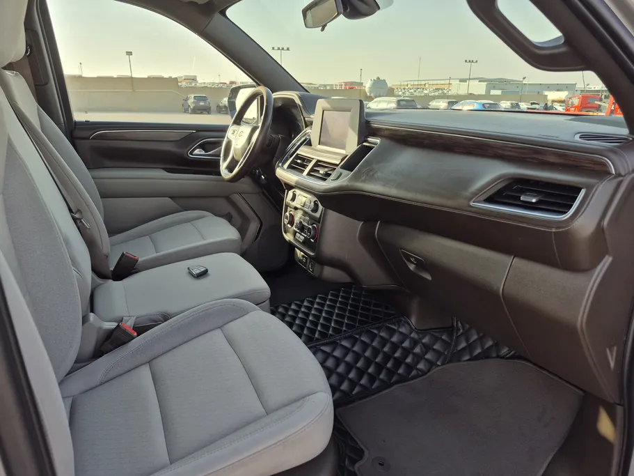 2022 Chevrolet Suburban LS 