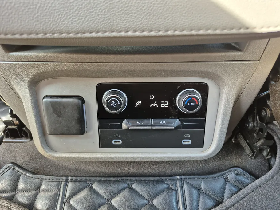 2022 Chevrolet Suburban LS 