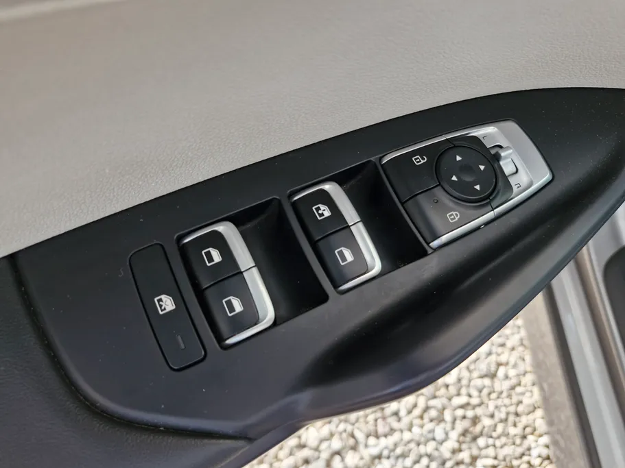 2023 Kia K5 LX 