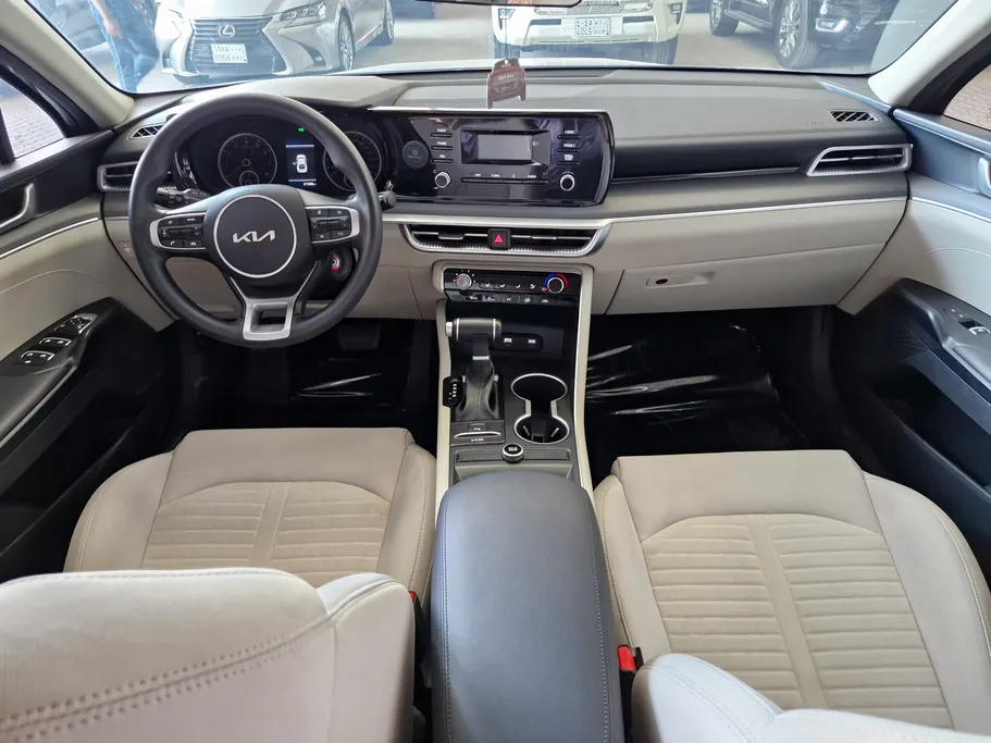 2023 Kia K5 LX 