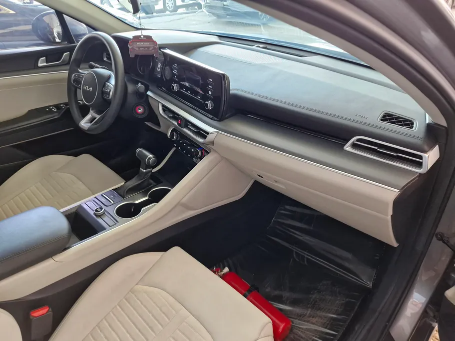 2023 Kia K5 LX 