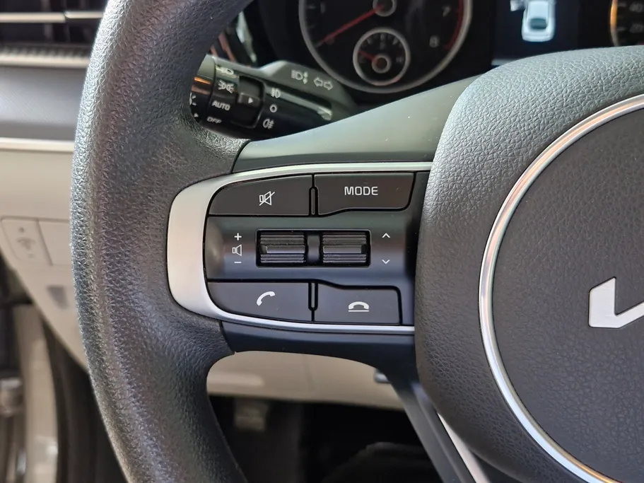 2023 Kia K5 LX 