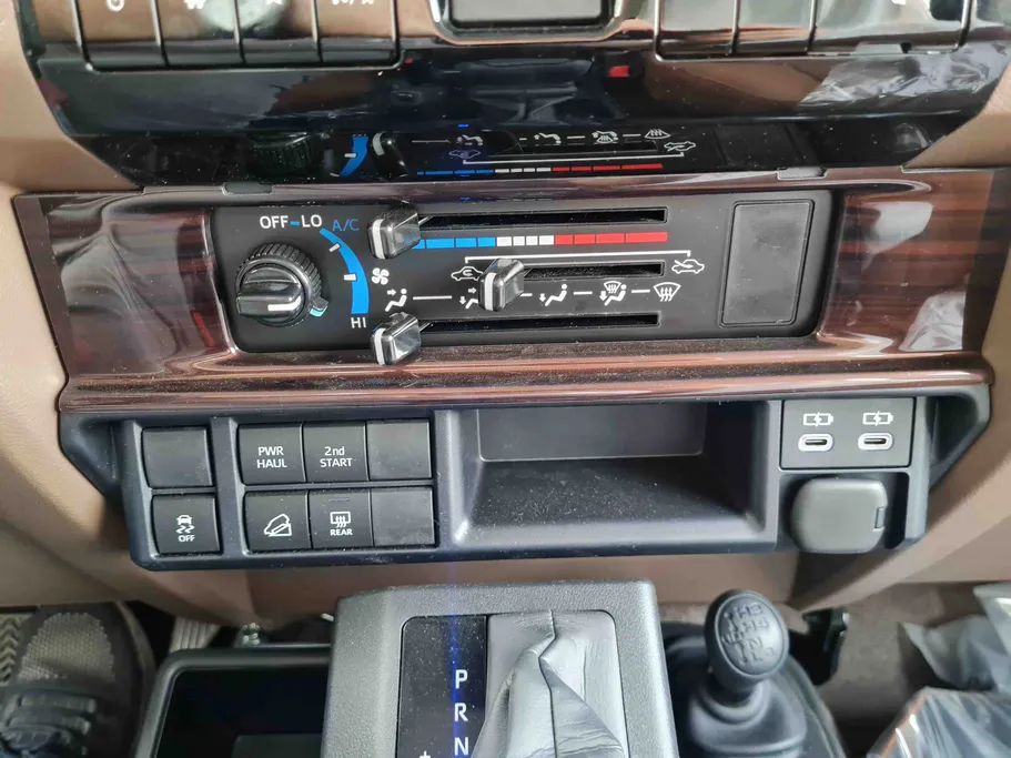 تويوتا ربع SDLX DSL WINCH 3DR 2025 