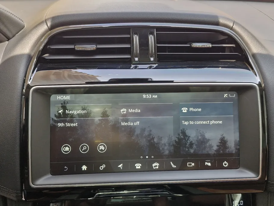 جاغوار F Pace  2019 