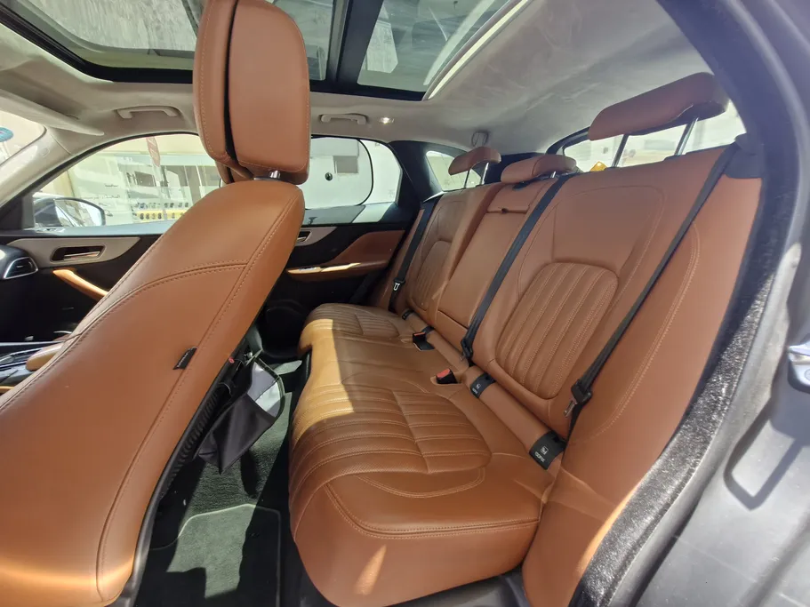 جاغوار F Pace  2019 