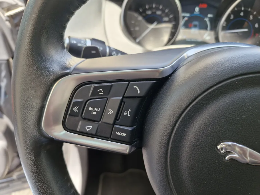 جاغوار F Pace  2019 
