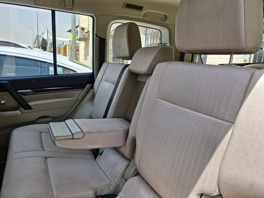 2020 Mitsubishi Pajero GLS 4Doors 