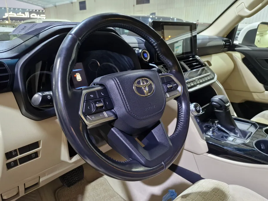 2022 Toyota Land Cruiser GXR2 