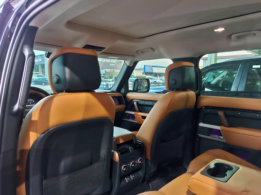 2023 Range Rover Defender P400 