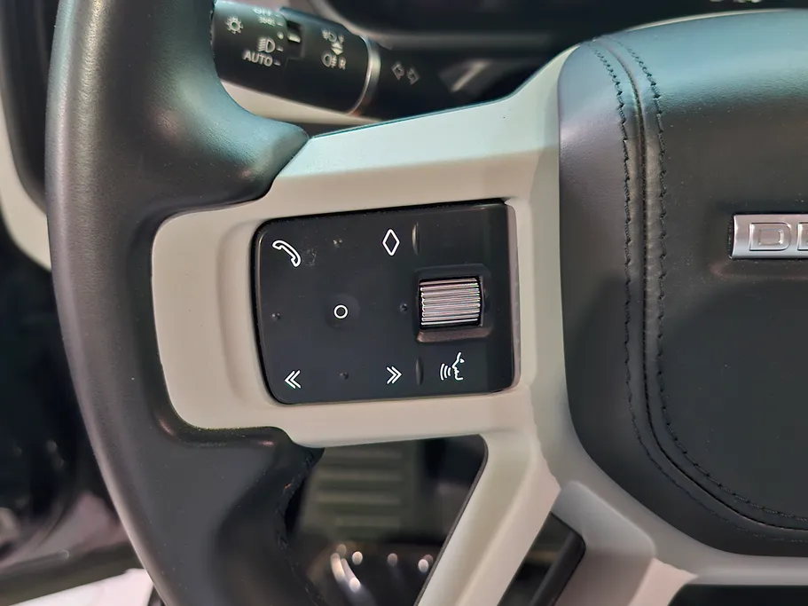 2023 Range Rover Defender P400 