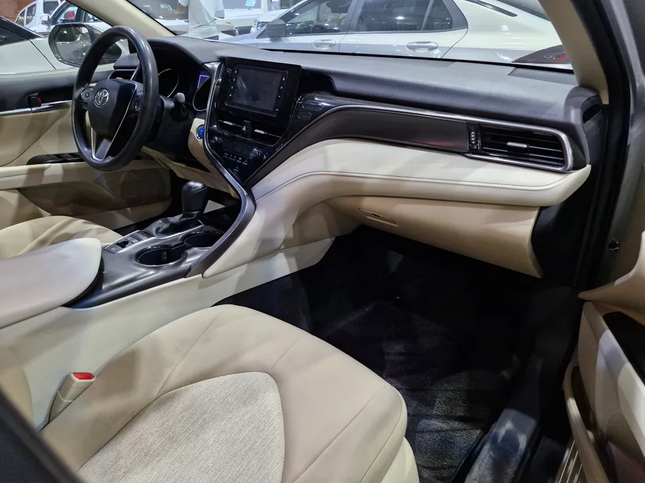 2022 Toyota Camry  LE 