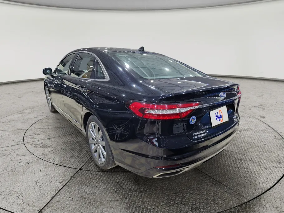 2022 Ford Taurus Titanium 