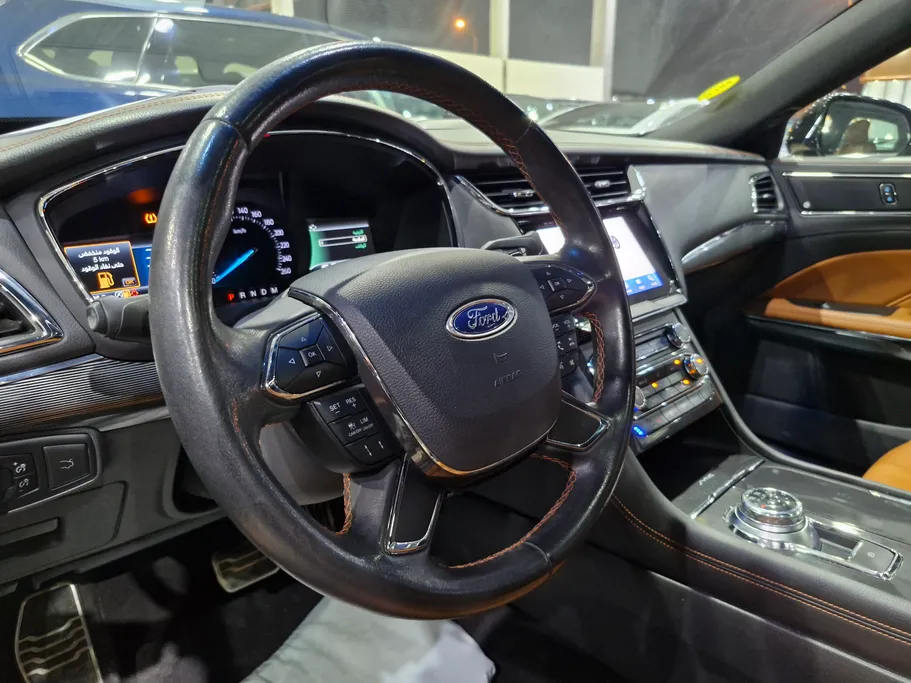 2022 Ford Taurus Titanium 