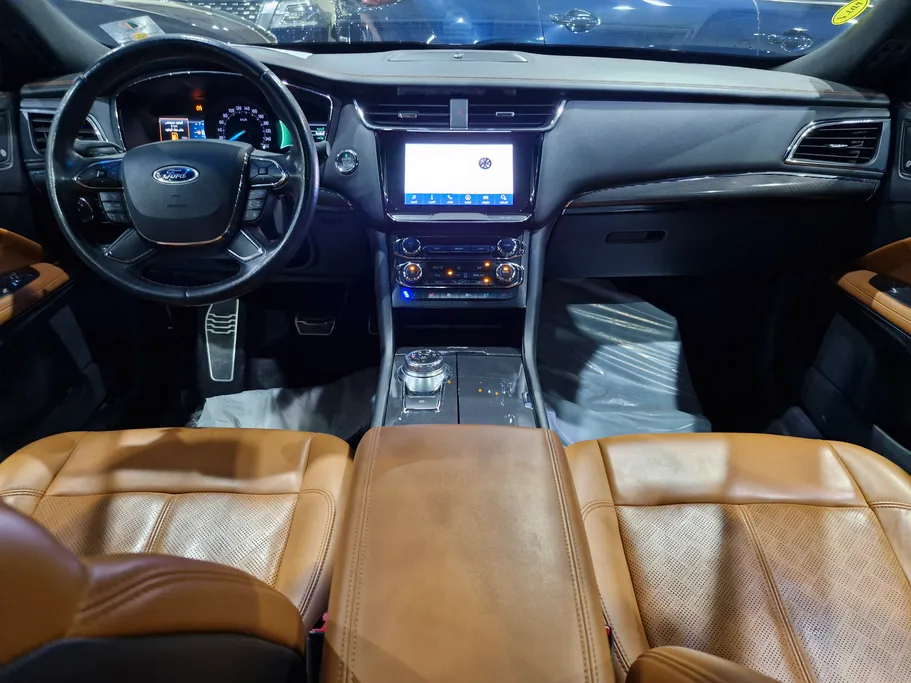 2022 Ford Taurus Titanium 