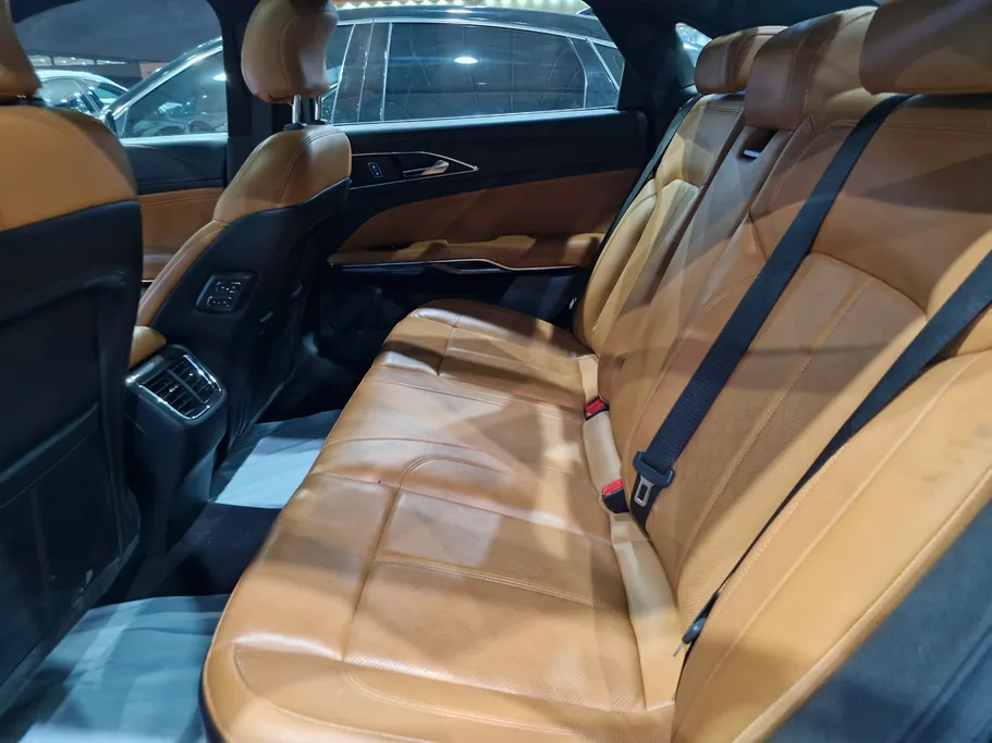 2022 Ford Taurus Titanium 