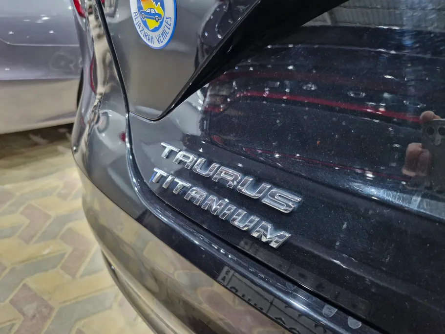 2022 Ford Taurus Titanium 
