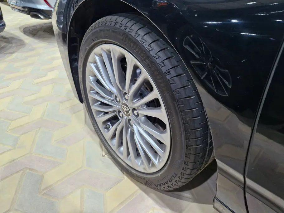 2022 Toyota Avalon Limited 