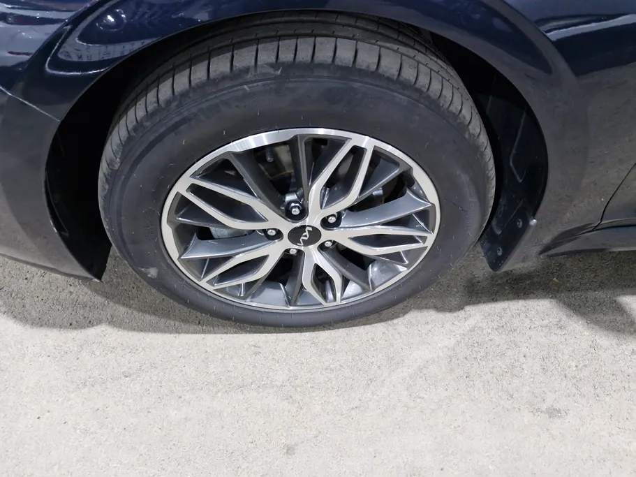 2023 Kia K5 LX 