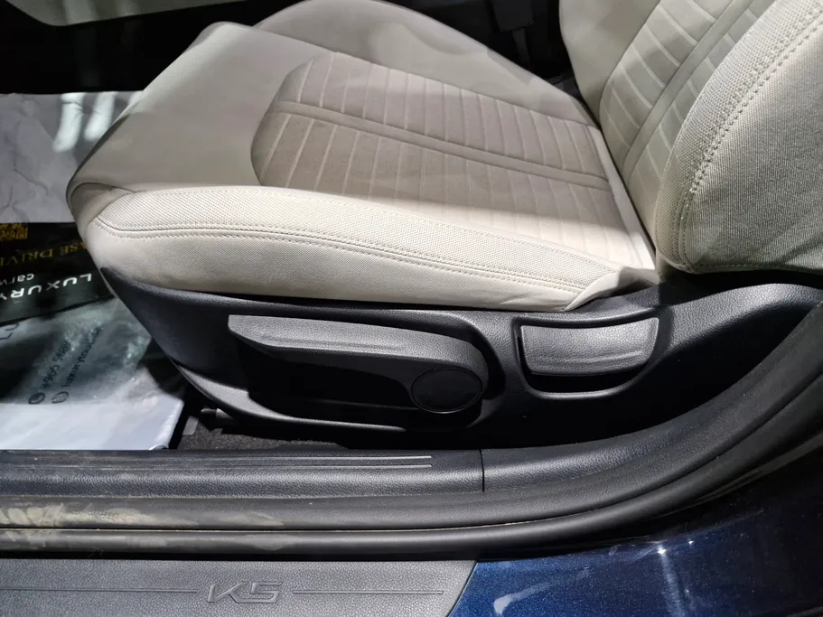 2023 Kia K5 LX 