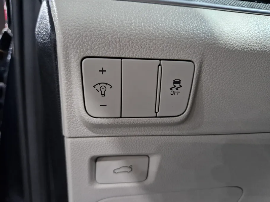 2023 Kia K5 LX 