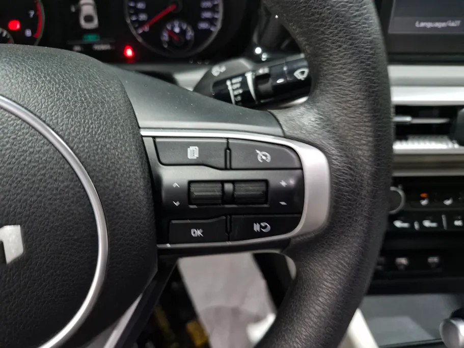 2023 Kia K5 LX 