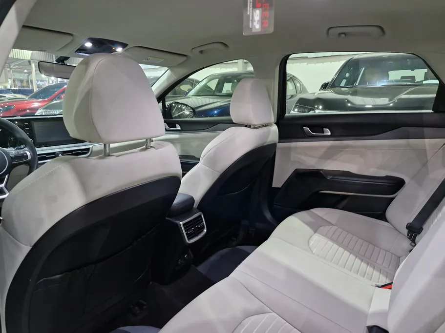 2023 Kia K5 LX 