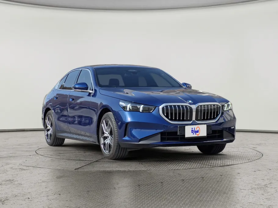 بي ام دبليو الفئة الخامسة 520i 2024 