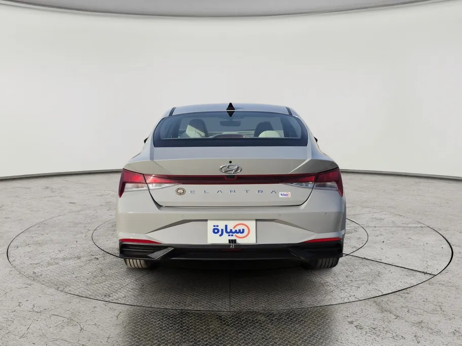 2023 Hyundai Elantra Smart 
