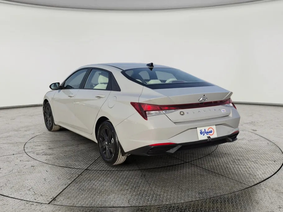 2023 Hyundai Elantra Smart 