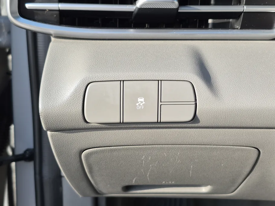 2023 Hyundai Elantra Smart 
