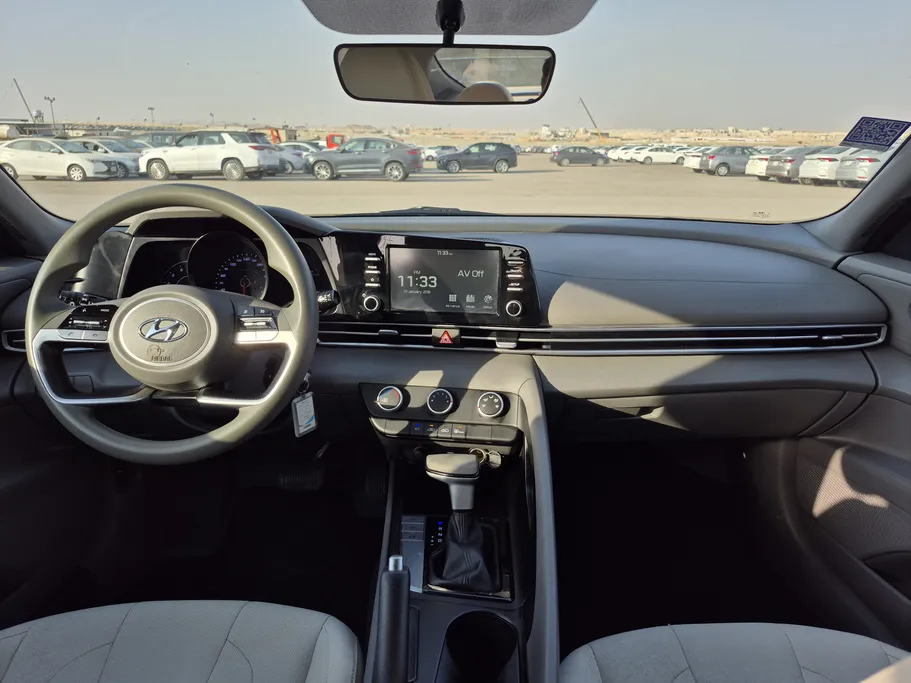 2023 Hyundai Elantra Smart 
