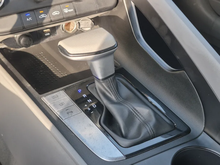 2023 Hyundai Elantra Smart 