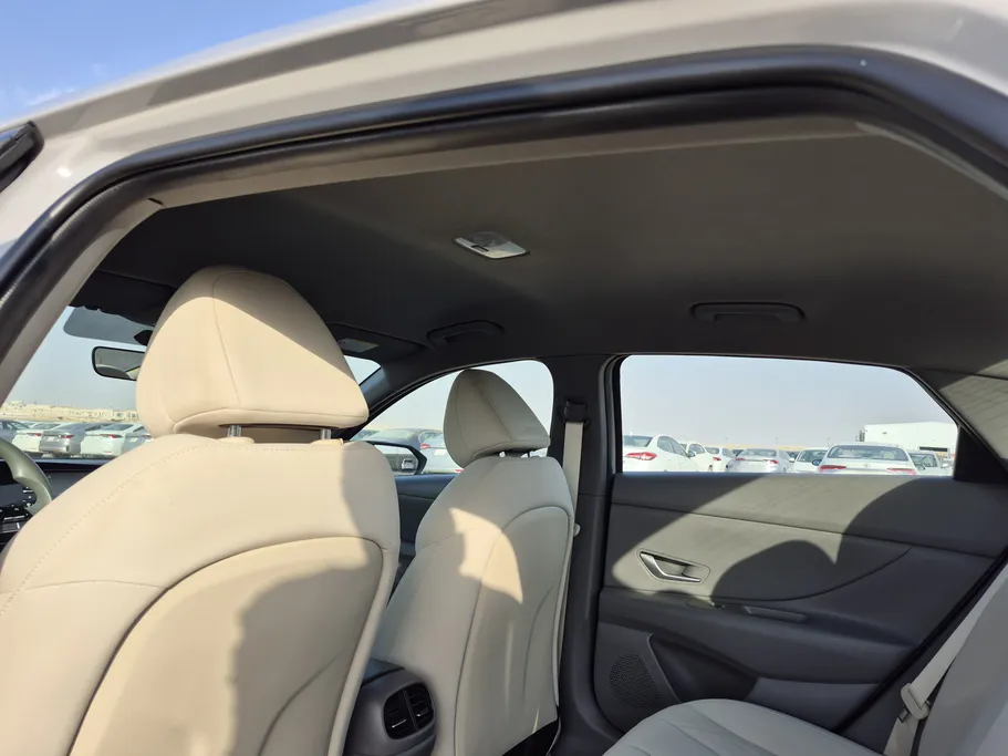 2023 Hyundai Elantra Smart 