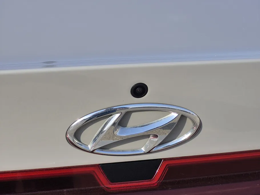 2023 Hyundai Elantra Smart 