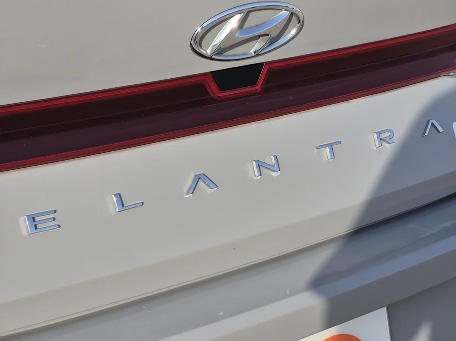 2023 Hyundai Elantra Smart 