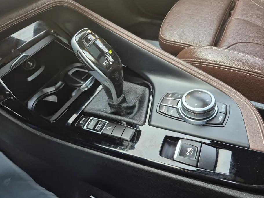 بي ام دبليو الفئة اكس 1 S Drive 20 i  2020 