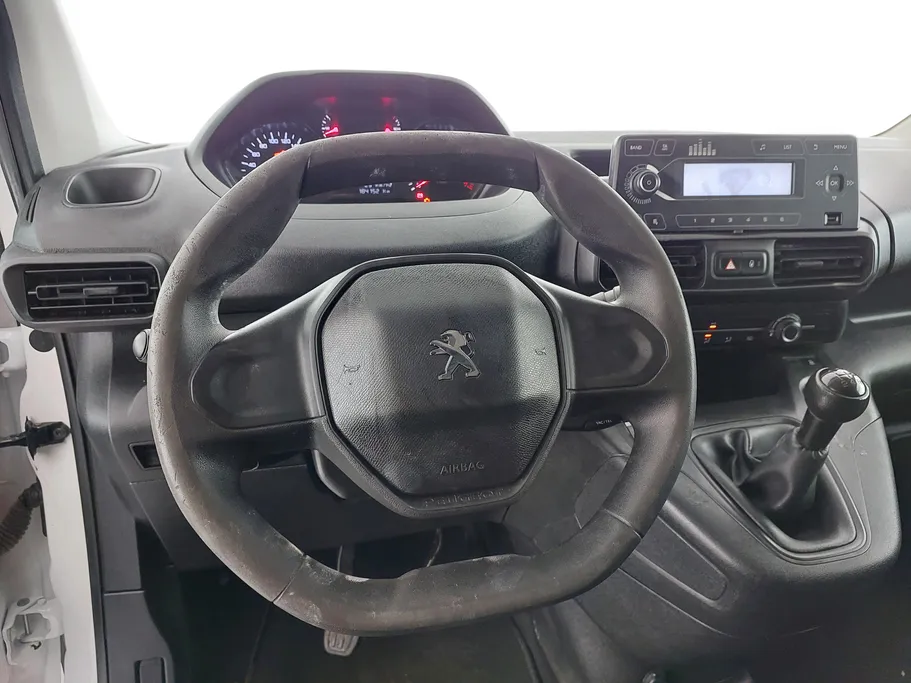 بيجو بارتنر Short van 2021 