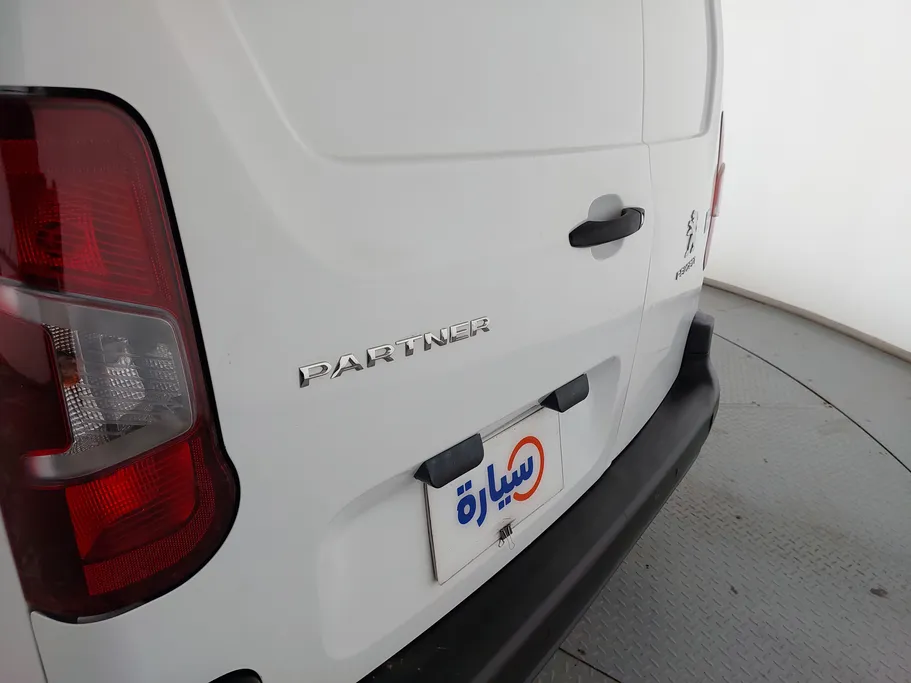 بيجو بارتنر Short van 2021 