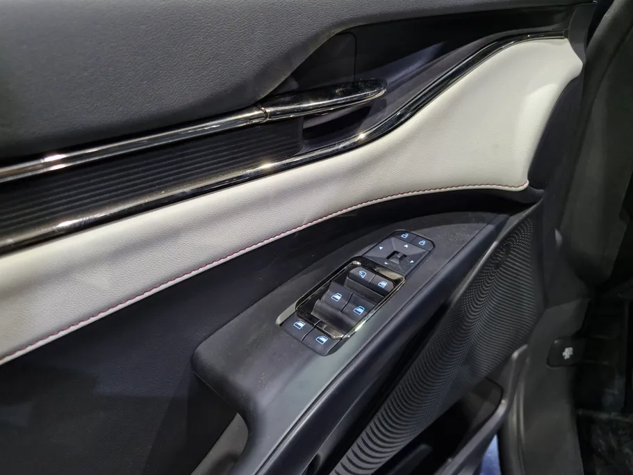2023 Ford Taurus Trend 