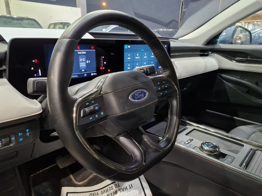 2023 Ford Taurus Trend 