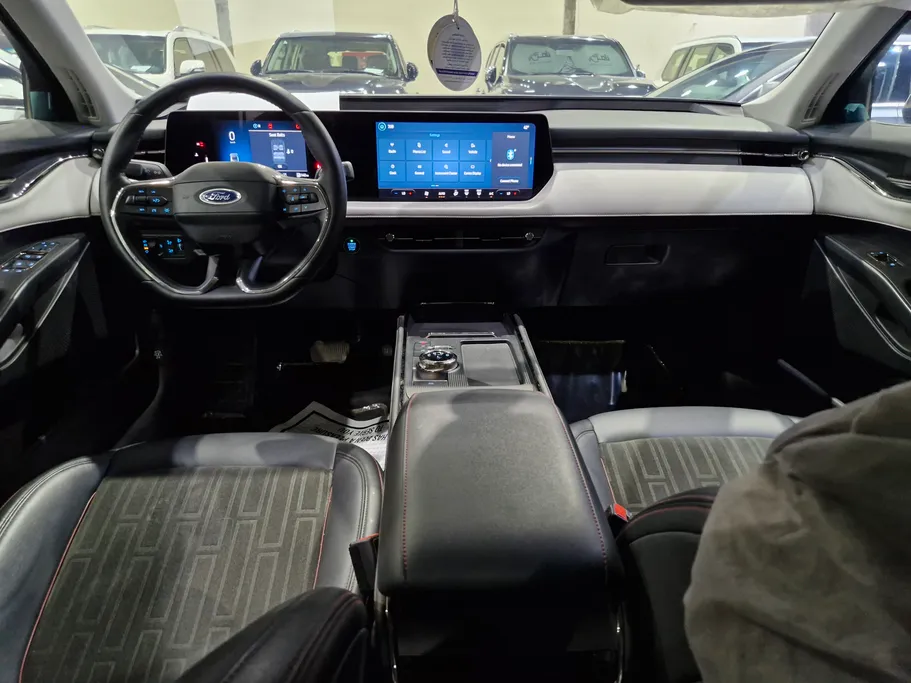 2023 Ford Taurus Trend 
