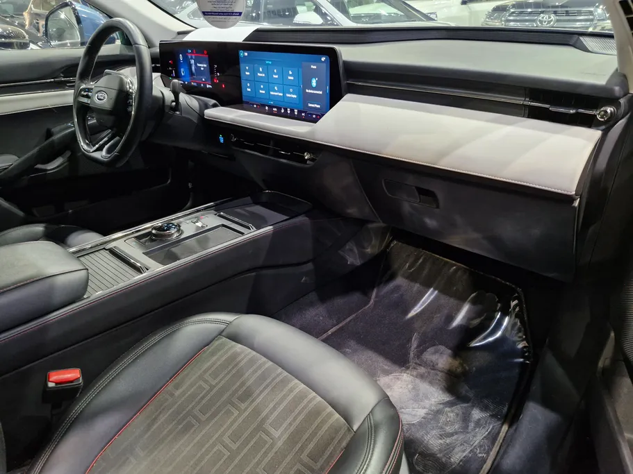 2023 Ford Taurus Trend 
