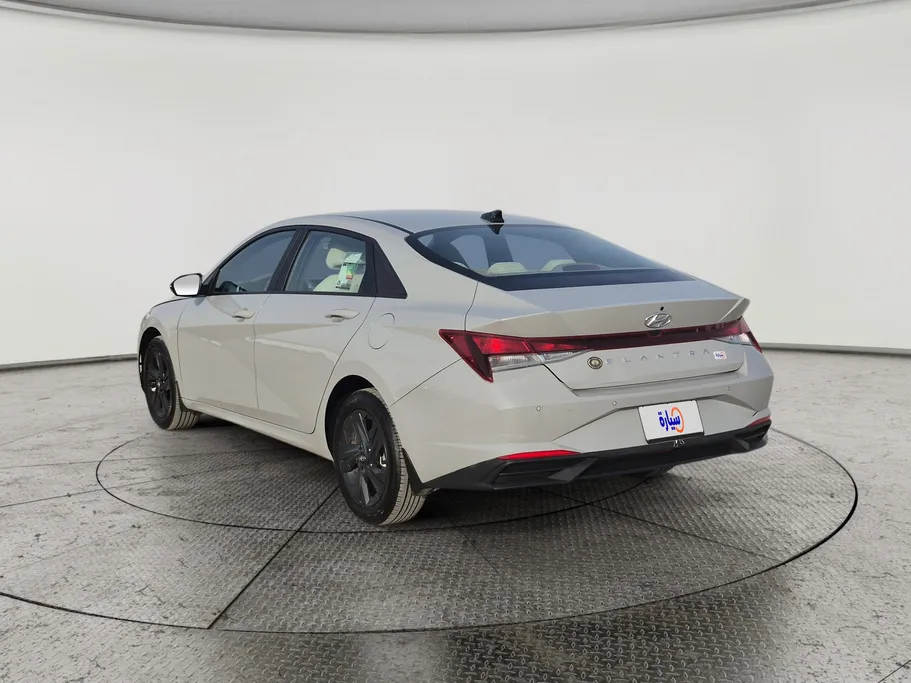2023 Hyundai Elantra Smart 