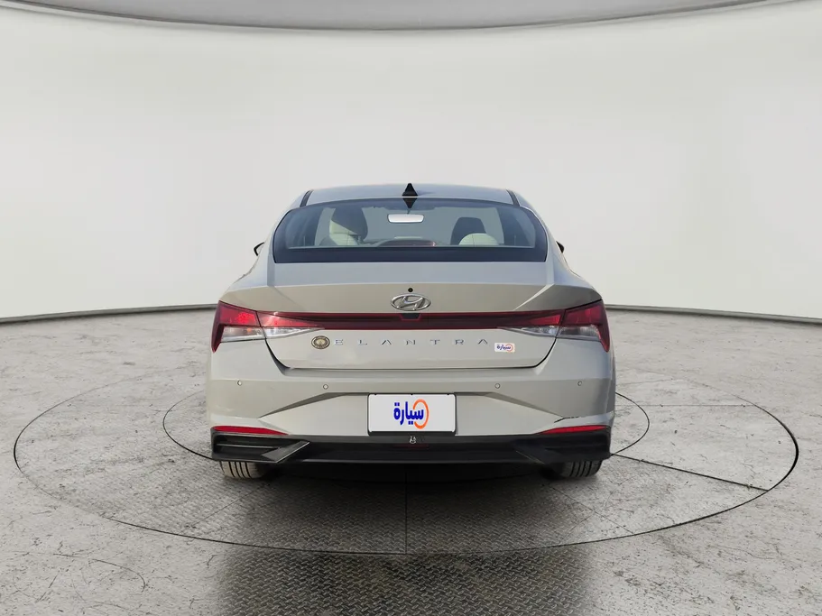 2023 Hyundai Elantra Smart 