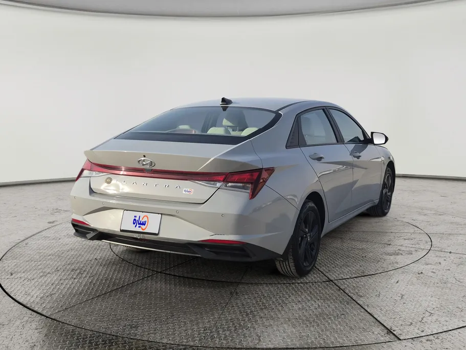 2023 Hyundai Elantra Smart 