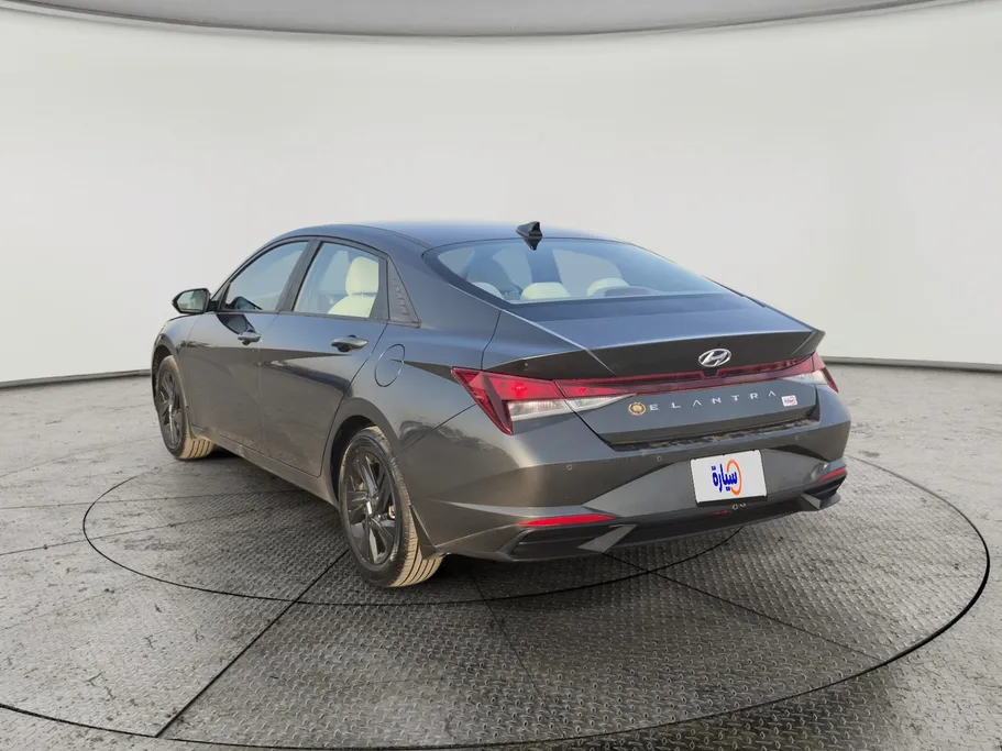 2023 Hyundai Elantra Smart 